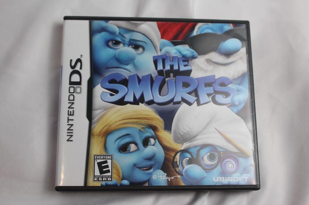 Nintendo DS The Smurfs Video Game NTR-BZUE-USA Ubisoft CIB 2011 Complete